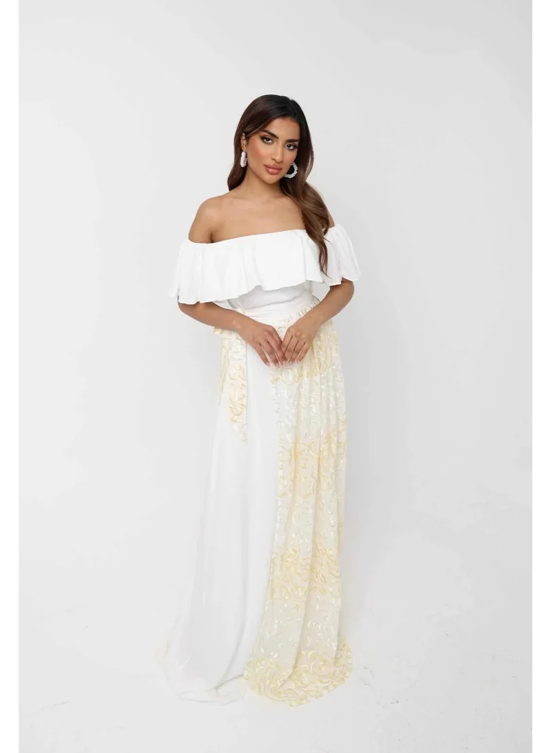 توترندس فستان بدون أكتاف بتفاصيل كشكشة عند الصدر